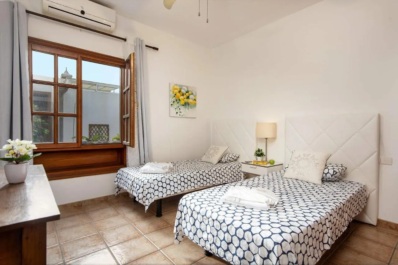 Villa Pola Marinas by Villa Plus Playa Blanca